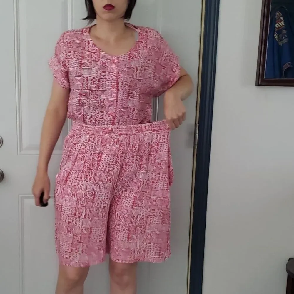 80s Red and White Rayon Matching Shorts‎ Set